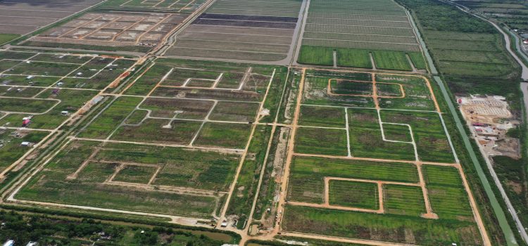 Housing Minister Inspects Works in Region 3 Housing Schemes