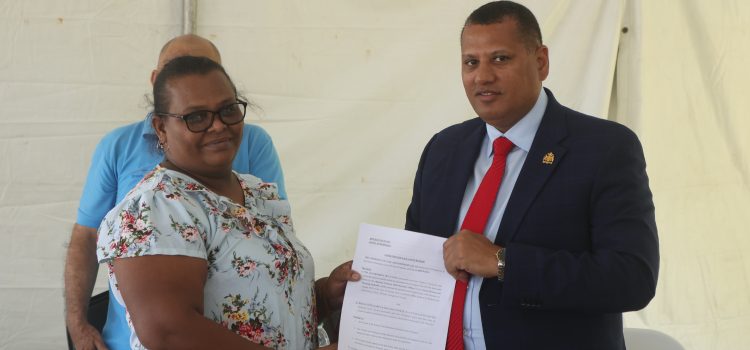 Greenwich Park – North Residents Sign-Up for Land Titles