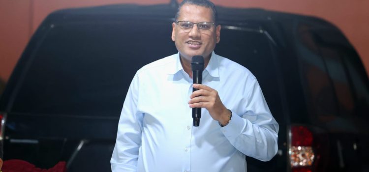 Minister Collin Croal Engages with Hope Lowlands Resident